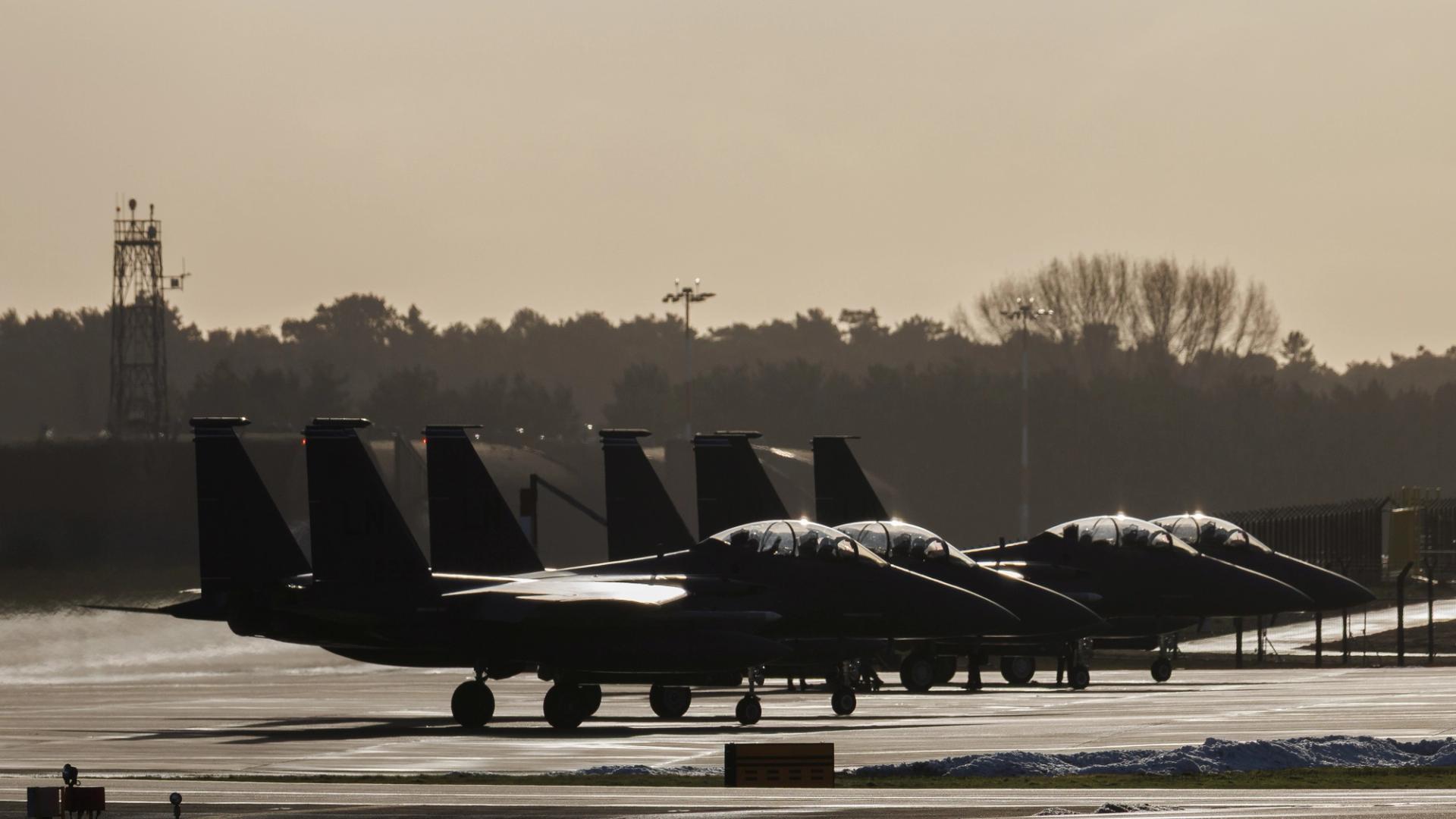 Bitcoin Slides Below $71,000 as Iran Ceasefire Falters and Oil Prices Near $97