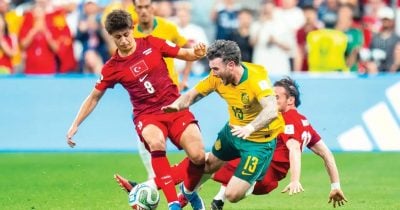 Paraguay Takes 1-0 Halftime Lead Over Türkiye in Key Group D Clash