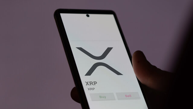 XRP Whale Outflows on Binance Ground to a Halt as Token Sinks to Yearly Low