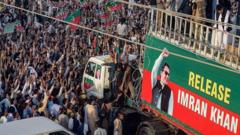 Khan Supporters March on Islamabad After Talks Collapse