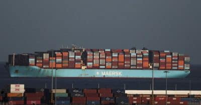 Strait of Hormuz Shipping Caution Persists Despite US-Iran Ceasefire Reports