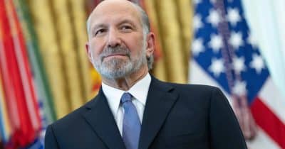 Anthropic Lobbies Commerce Secretary Lutnick to Lift US Ban on AI Models