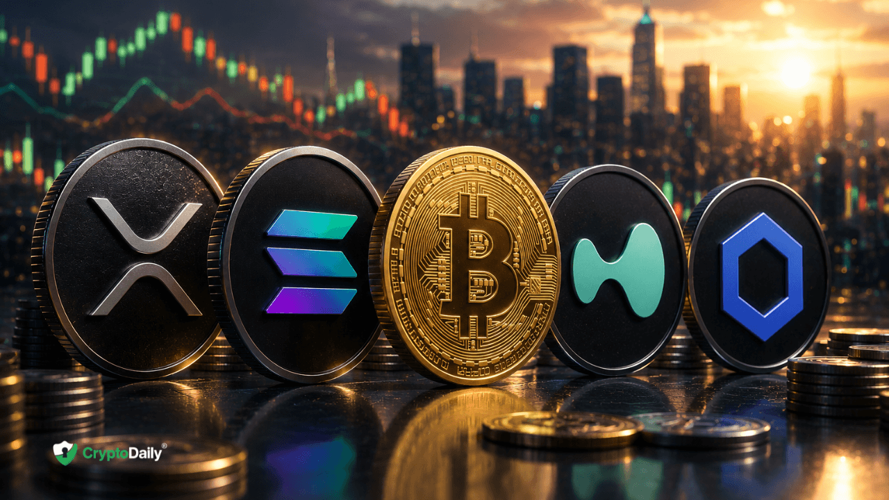 Bitcoin Logs Strongest Week in Years; XRP, HYPE, Chainlink Join the Surge