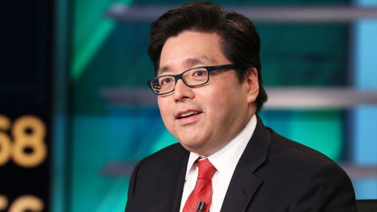 Tom Lee Says Crypto Venture Investors Regret Not Just Holding Bitcoin