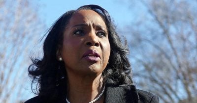 White House Considers Removing Fed Governor Lisa Cook