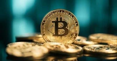 Bitcoin Targets $83,000 After Trump Pauses Strait of Hormuz Operation, Iran Signals Cooperation