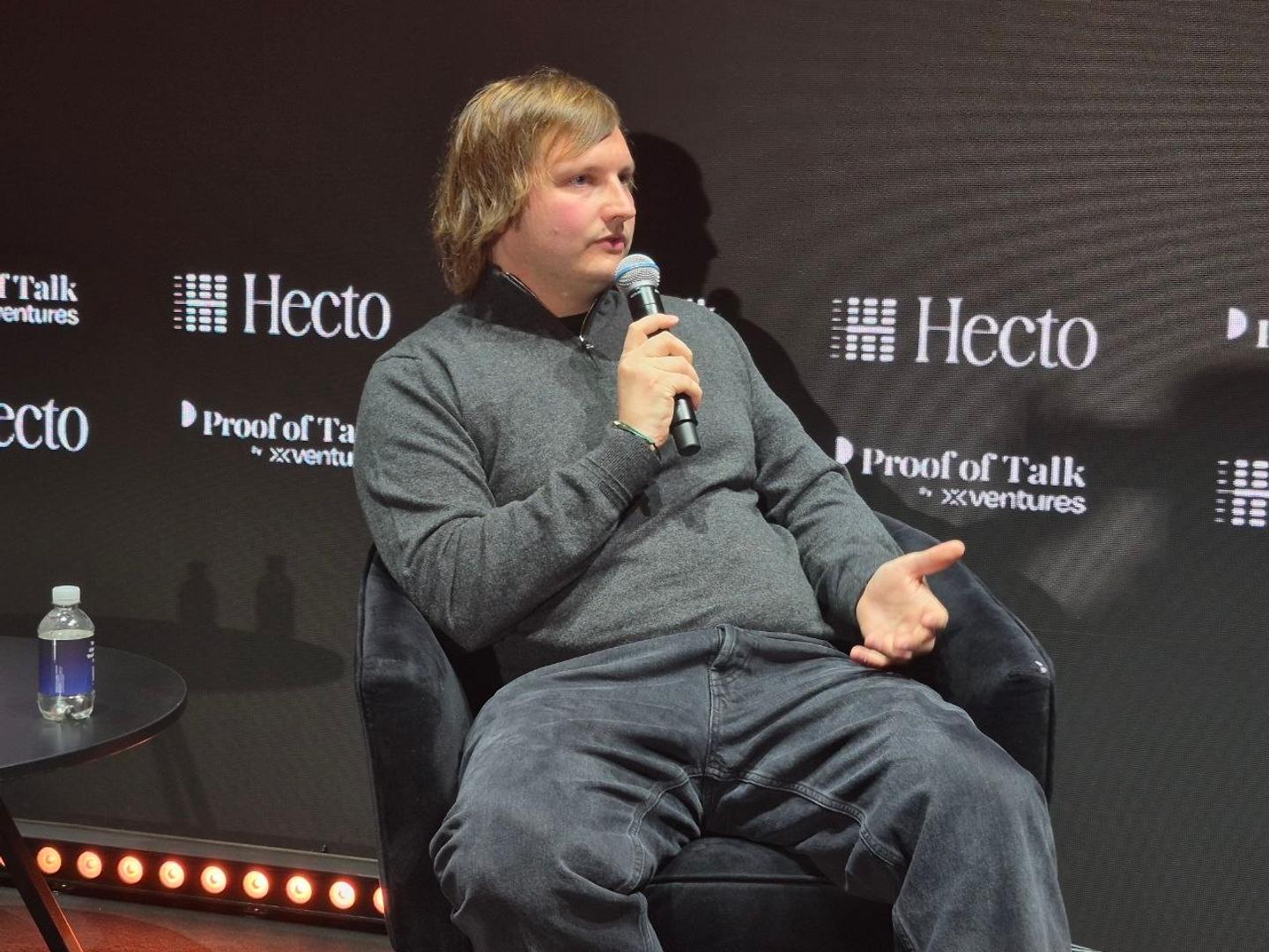 Aave Founder Blames Third Parties After $8.45 Billion Bank Run, Data Points to Internal Flaws