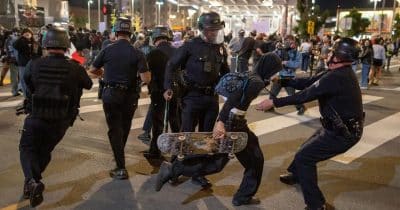 Iran and New Zealand Draw 2-2 as Protests in Los Angeles Overshadow Match