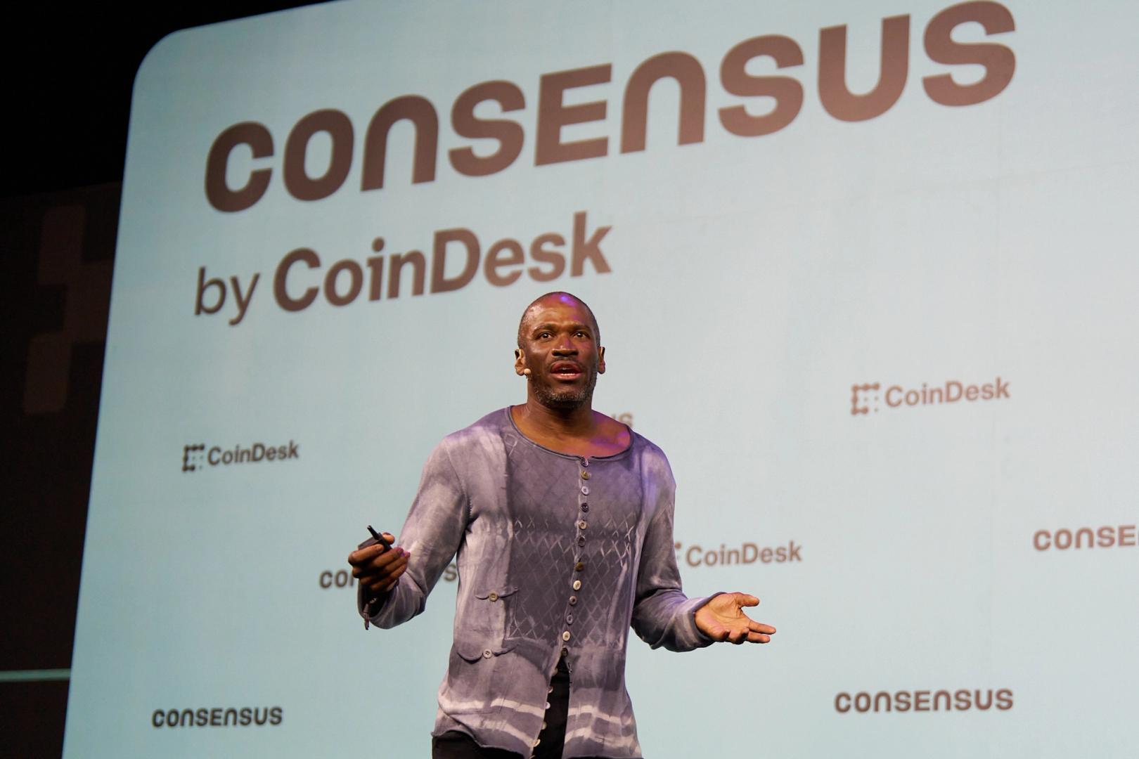 Hayes: Bitcoin Value Depends on Operating Outside Regulations