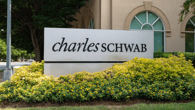 Charles Schwab Partners with Cboe to Offer Binary Options on S&P 500