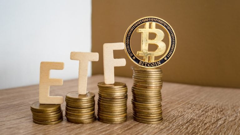 Bitcoin ETFs Pull in $233M as Institutional Bid Returns
