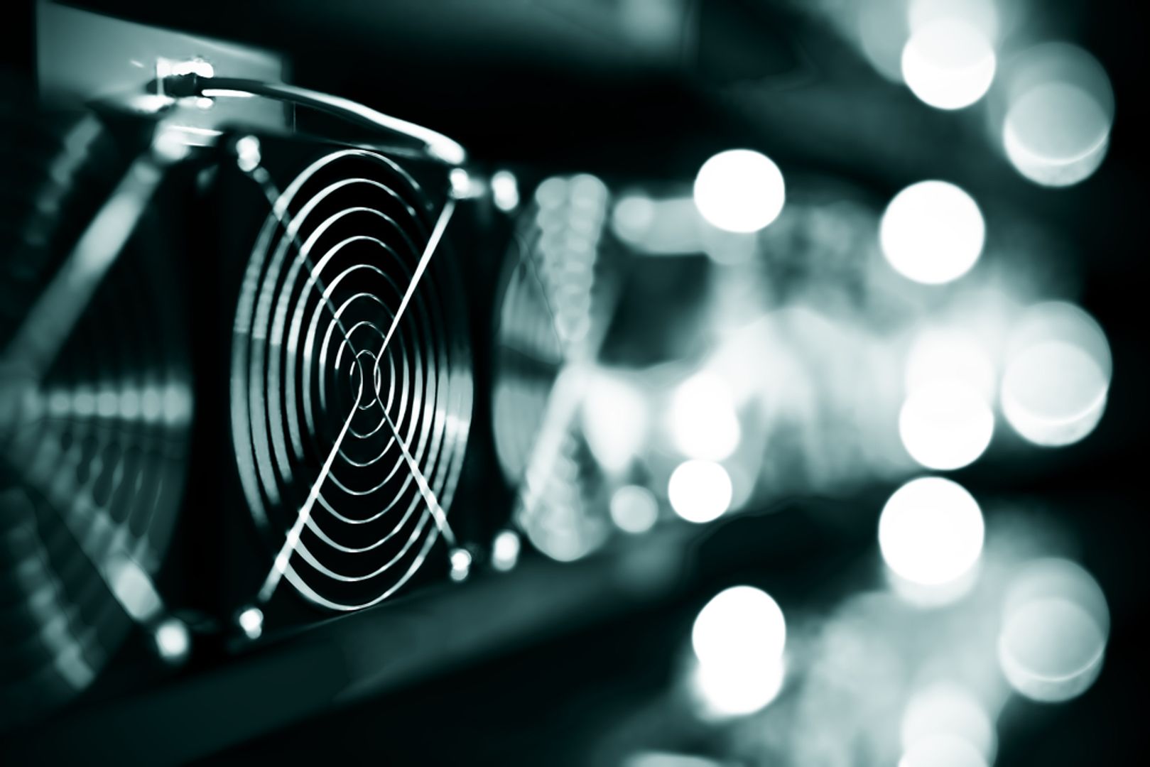 Riot Platforms Shares Jump 8% on Expanded AMD Data‑Center Partnership