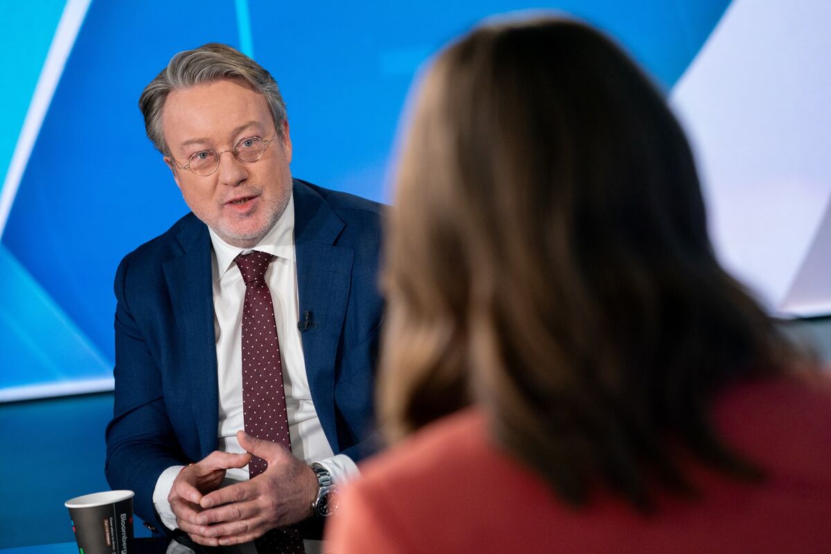 ECB’s Sleijpen Vows ‘Everything in its Power’ to Tame Inflation as Bitcoin Slides Below $69,000