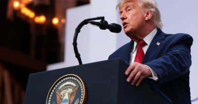 Trump’s Iran Threats Send Treasuries Lower, Stoking Inflation Fears — Crypto Feels the Heat