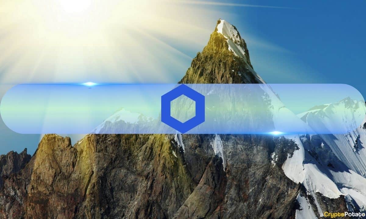 Chainlink Nears Breakout as Whales Accumulate, Analysts Eye $100