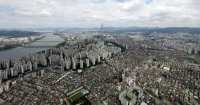 Global Investors Dump $13B in South Korean Stocks, Keep Buying Chipmakers