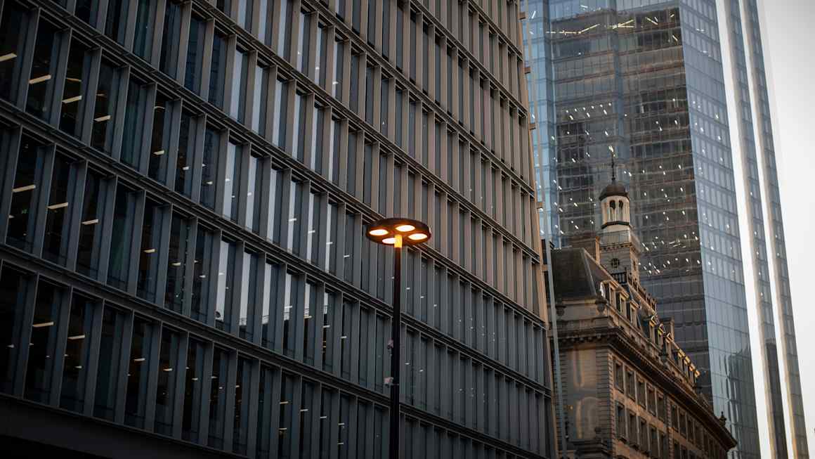 Freshfields Apologises After Leaked Email Called Gulf Sovereign Wealth Funds Unsuitable for AI Lab