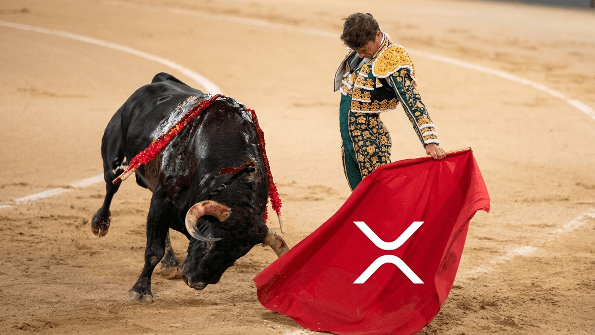 XRP Reclaims $1.45 as Bull Flag Builds; LiquidChain Presale Raises $700K