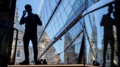 UK Bond Yields Hit 18-Year High, Spooking Crypto Markets as Political Uncertainty Mounts