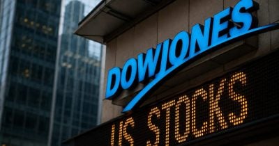 Dow Bucks the Trend as S&P, Nasdaq Slip Ahead of Fed, Earnings