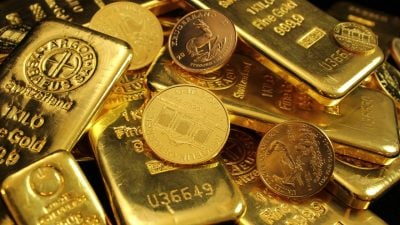 Gold Slips to Three-Week Low as Dollar Strengthens, Inflation Fears Persist
