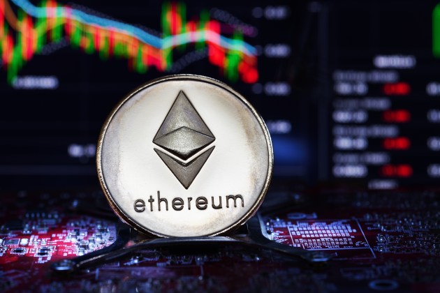 Ethereum Stuck at $2,023 as ETF Outflows Top $241M in Third Straight Week of Losses