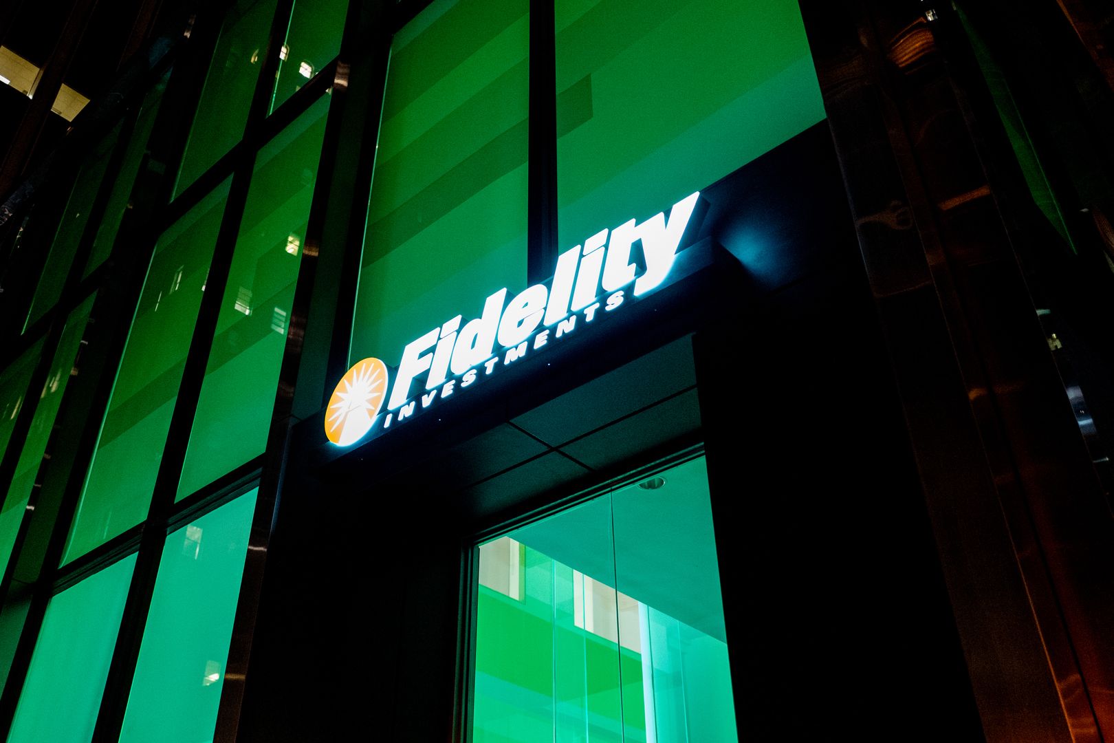 Fidelity to Manage Stablecoin Reserves, Following State Street's Lead