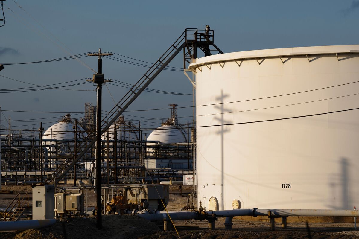Natural Gas Price Spike Tests Bitcoin Miners' Margin — and the Halving Narrative