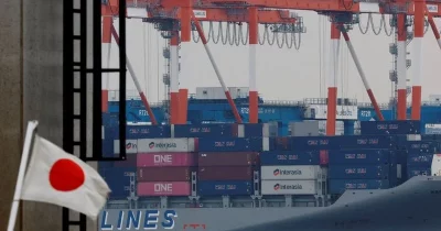 Japan Exports Jump 14.8% in April, Beating Forecasts as Yen Weakness Stirs Risk