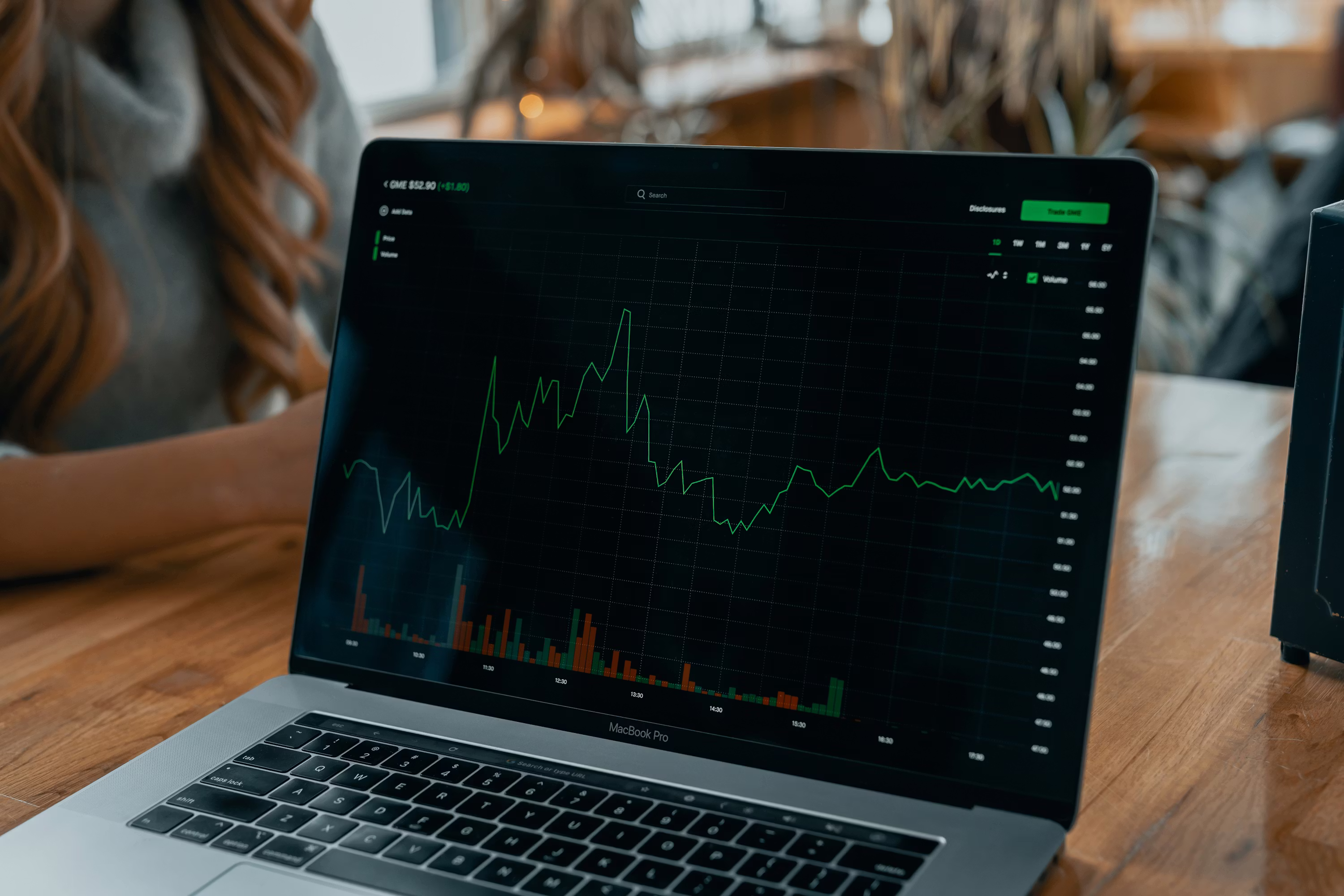Strategy Halts Bitcoin Buys, Repurchases Convertible Debt Without Selling BTC