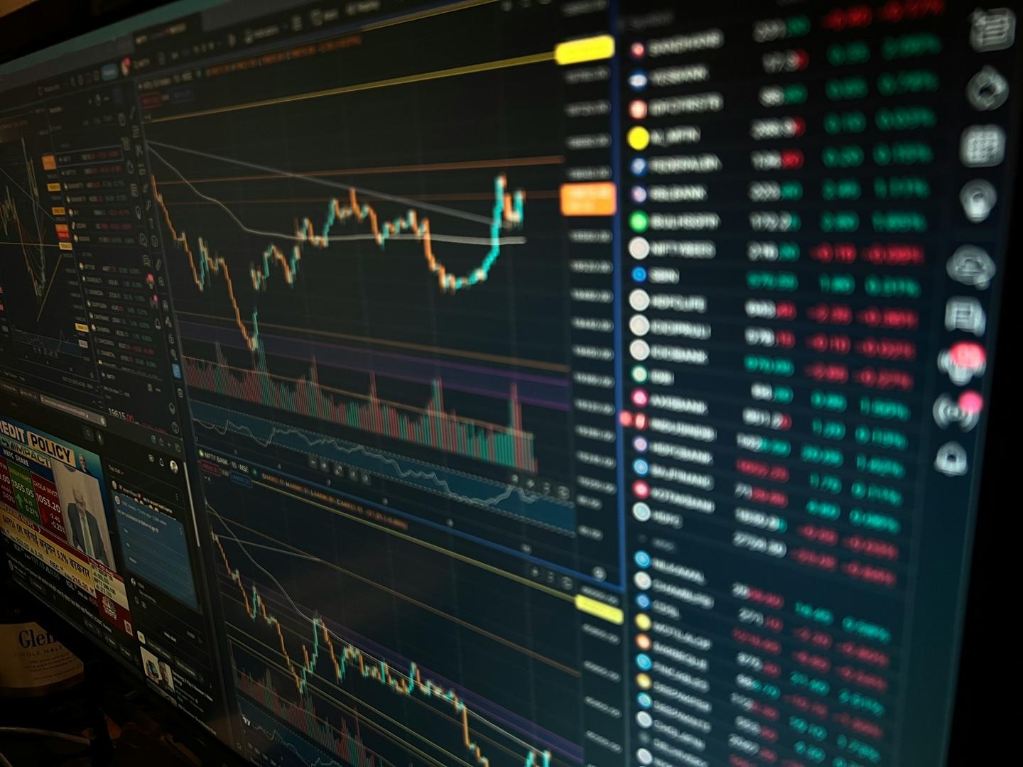 Middle East Tensions Send Crypto Market Lower; HYPE Briefly Flips Dogecoin