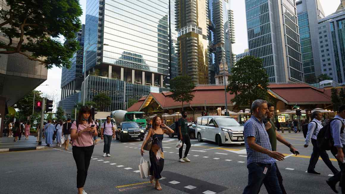 Singapore Regulator Tells Banks to Speed Up Account Openings for Wealthy Clients