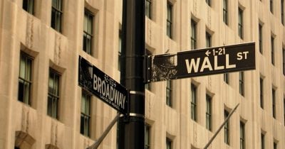 Stock Futures Slip as Bond Yields and Oil Prices Climb