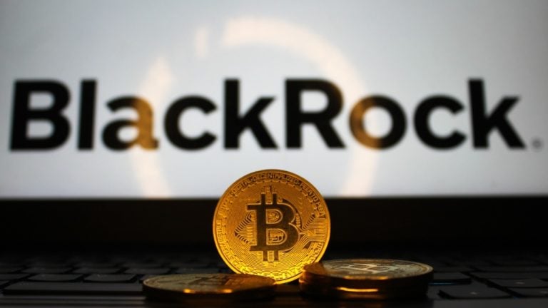 Bitcoin ETFs Snap Four-Day Losing Streak With $32M Inflows; Solana Funds Rebound