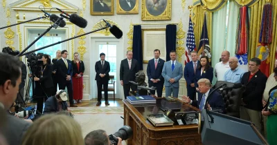 Trump Delays AI Oversight Order After Tech Lobbying Push