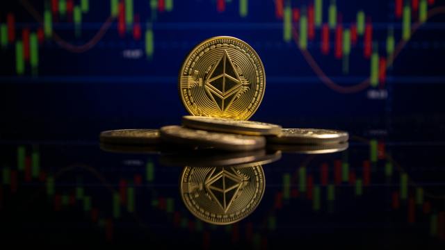 Ethereum Slips to $2,300 as Whale Selling Piles On; Crypto Tice Stays Bullish on $4,000 Target