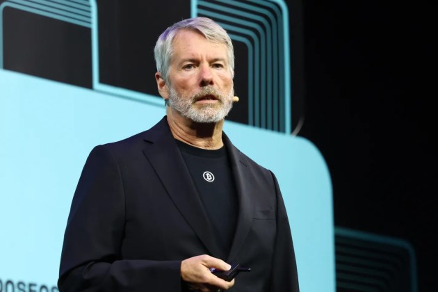 Strategy Adds 1,550 Bitcoin, Saylor Fires Back at 'BTC Yield' Critic