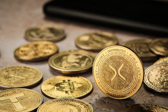 XRP-Preisprognosen im Konflikt: 10.000-Dollar-Ziel vs. 0,64-Dollar-Warnung
