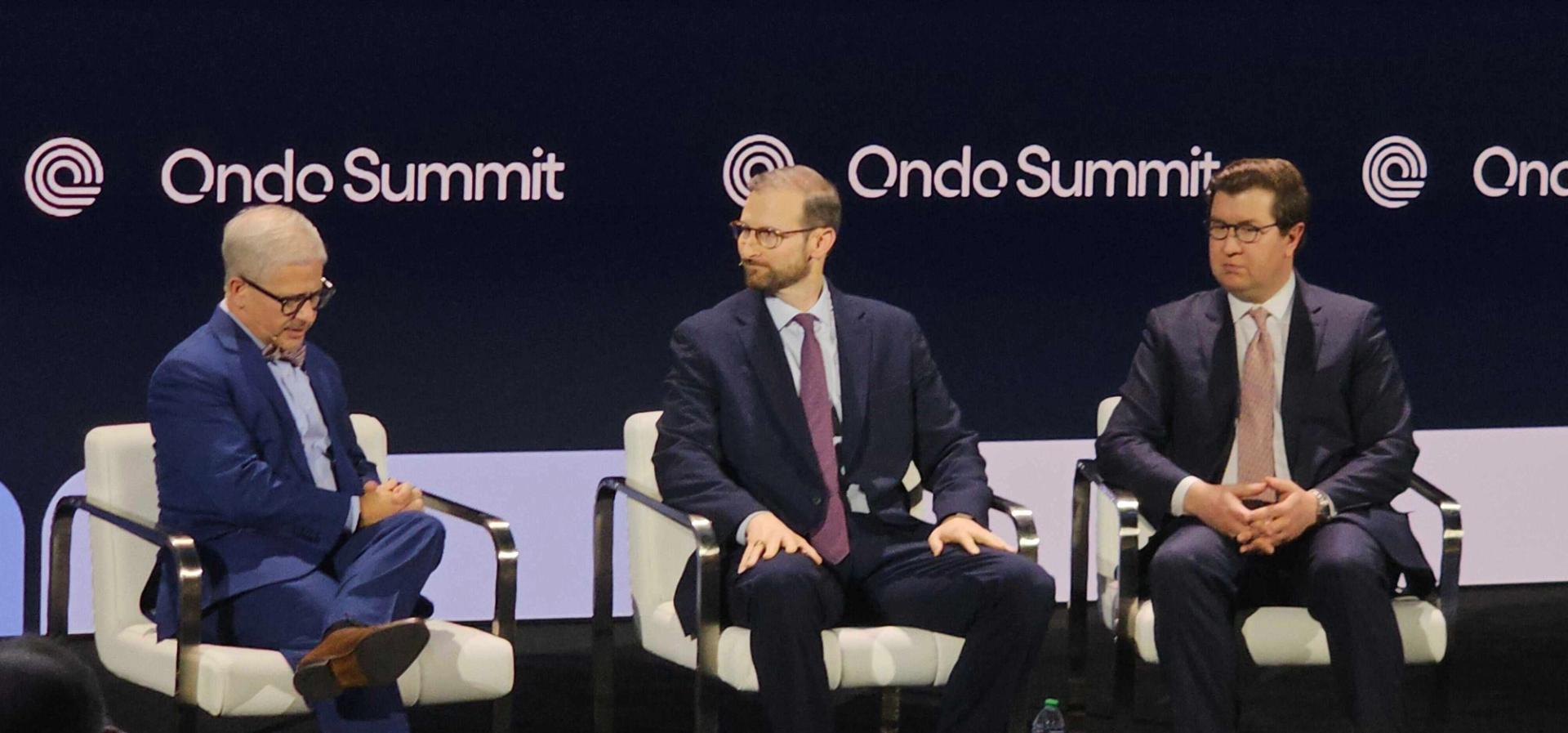 White House Advisor Declares Crypto Bill Must Avoid Trump-Focused Ethics Provisions