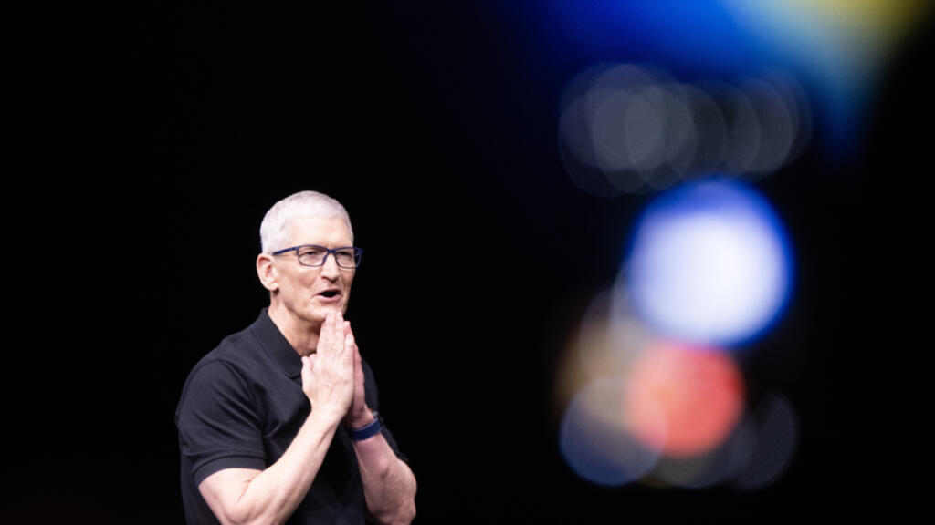 Apple Announces Tim Cook’s Exit as CEO, John Ternus to Take Helm on Sept. 1