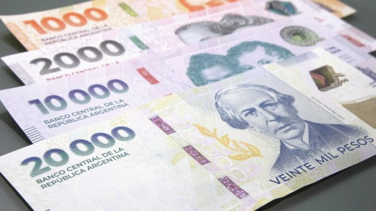 Argentina's Banks Push Ahead With Digital Peso Stablecoins Despite Central Bank Ban
