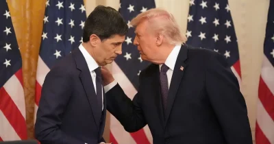 Trump Tells New Fed Chair Warsh to Stay Independent as Crypto Watches