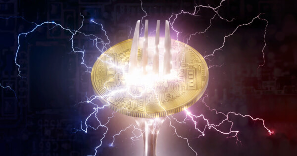 Bitcoin Cash Tests Key Levels as $520 Breakout or $430 Retest Looms