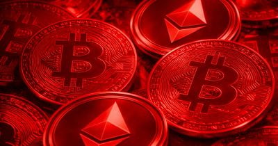 Bitcoin Lags as ETF Outflow Streak Continues, Stocks Hit Fresh Highs
