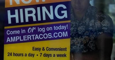 US Jobless Claims Hit Highest Level Since February in Holiday-Volatile Week