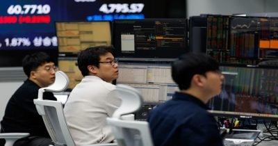 Samsung, SK Hynix Lead 8% Rebound in Korean Stocks After AI Selloff