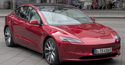 US Safety Regulators Probe 1.2 Million Tesla Vehicles Over Suspension Failures