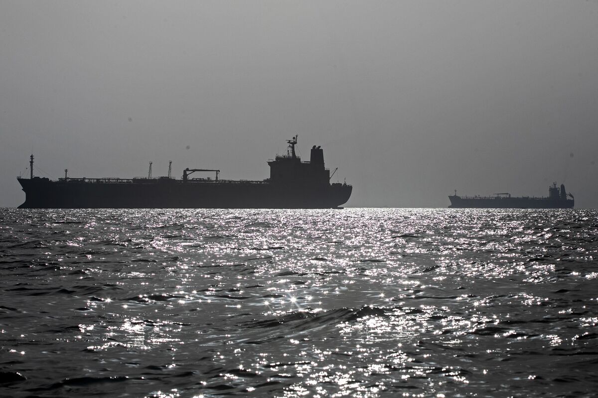 Oil Slips as Trump Holds Off on Strikes, Crypto Traders Eye Fed Rate-Cut Hopes