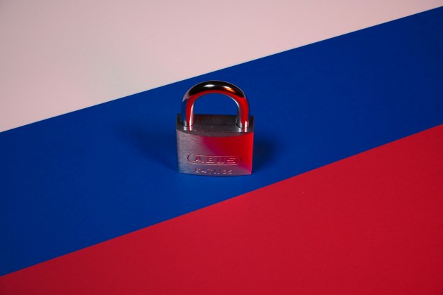 UK Sanctions HTX Operator, 17 Other Crypto Entities Over Russia Sanctions Evasion