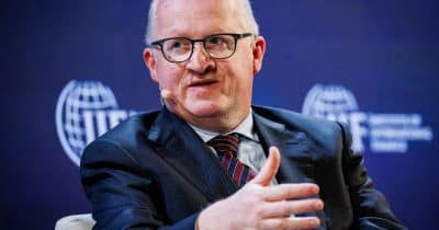 ECB’s Lane Warns Stablecoins Threaten Monetary Sovereignty, Pushes Digital Euro